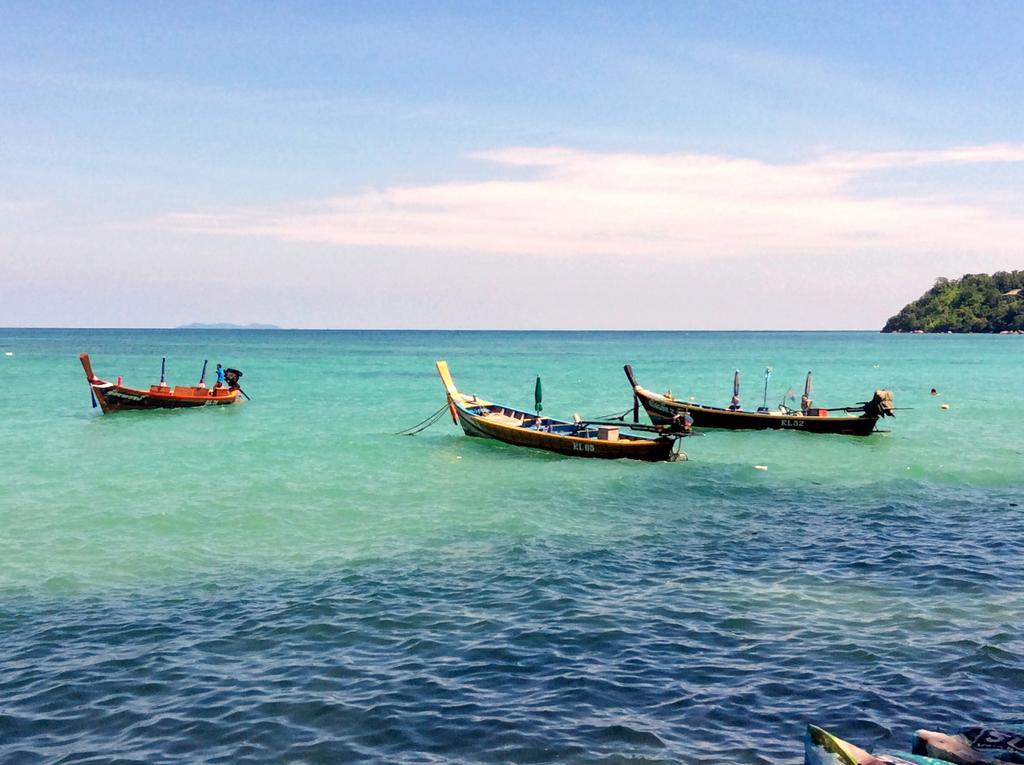 Apartments In The Title Beach Rawai エクステリア 写真